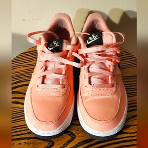 NIKE AIR FORCE 1 VALENTINE'S DAY SHOES